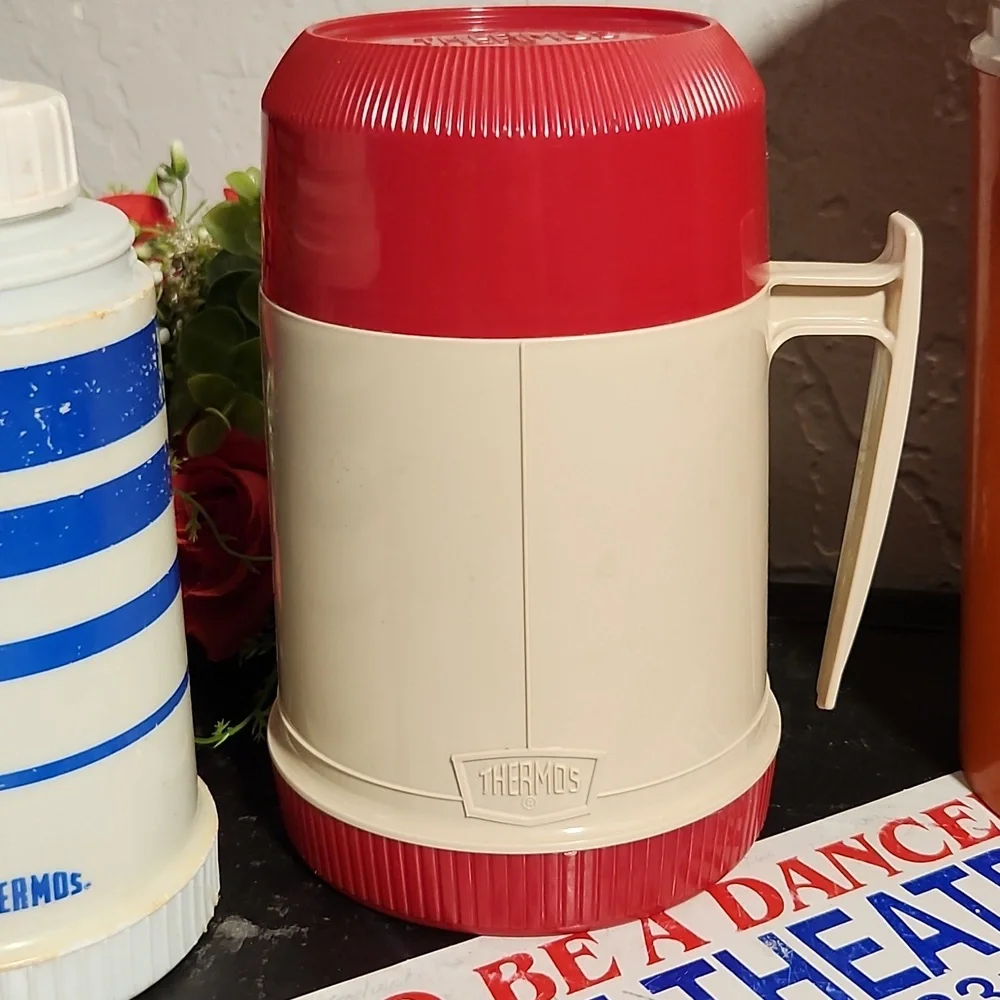 THERMO Vintage Thermoses 3